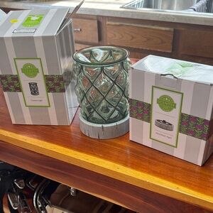 Scentsy Country Light Glass Warmer in Green w/ Wood Base-Aged Included RETIRED